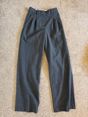 Aritzia Effortless Pant